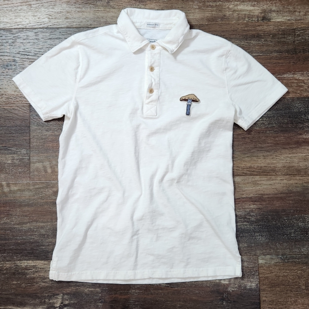 ABERCROMBIE &FITCH WHITE POLO WITH MUSHROOM PATCH ON LEFT CHEST SIZE SMALL